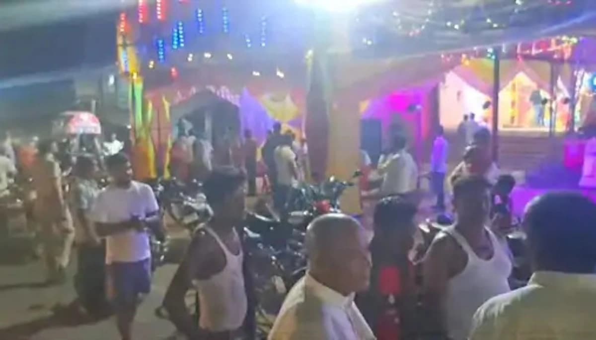 समस्तीपुर में दुर्गा पूजा के दौरान बदमाशों की फायरिंग से मची भगदड़, जानें क्या हुआ आगे