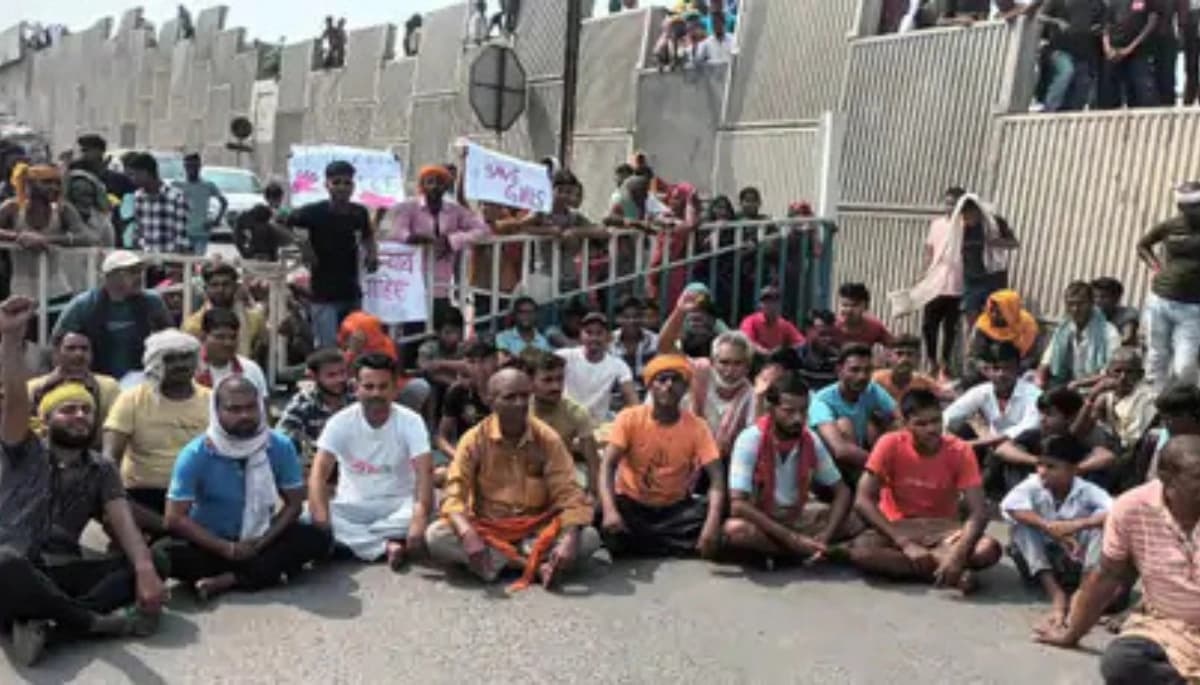 बेगूसराय में दुष्कर्मी को फांसी की मांग: लोग हुए आक्रोशित, एनएच-31 पर लगाया जाम