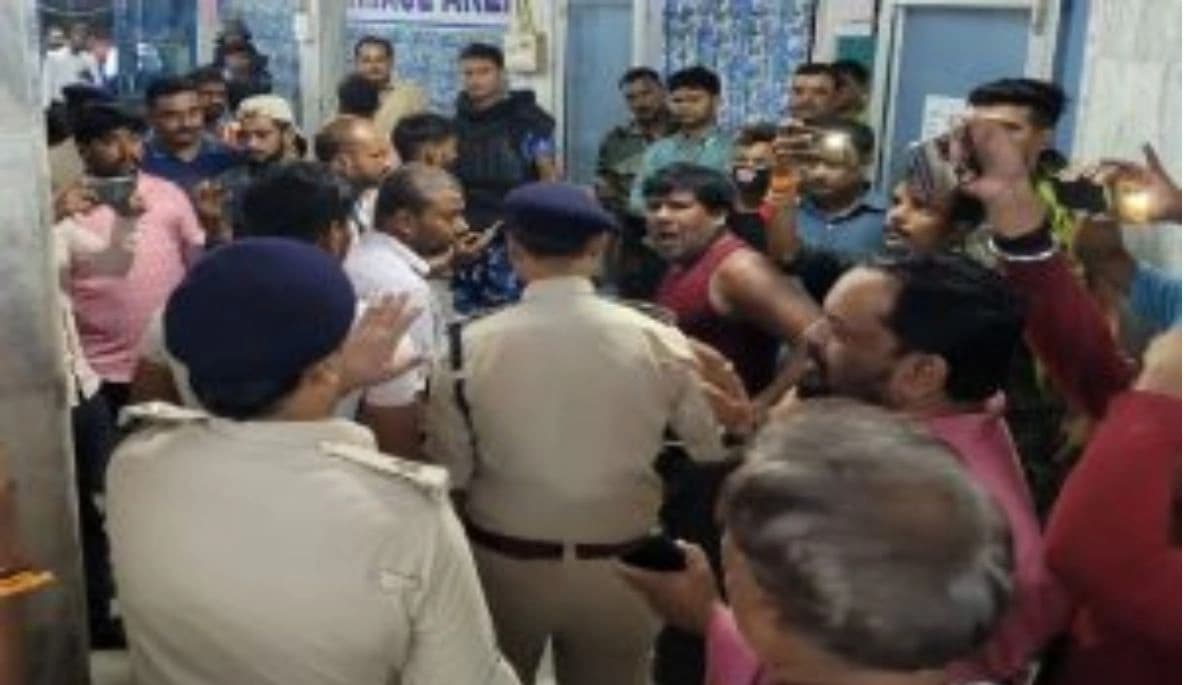 भागलपुर: छोटे भाई ने जायदाद के लिए बड़े भाई की गोली मारकर की हत्या, परिजनों ने किया हंगामा