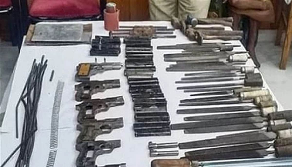 बिहार पुलिस की बड़ी सफलता: नवादा में अवैध मिनी गन फैक्ट्री का भंडाफोड़, दो गिरफ्तार