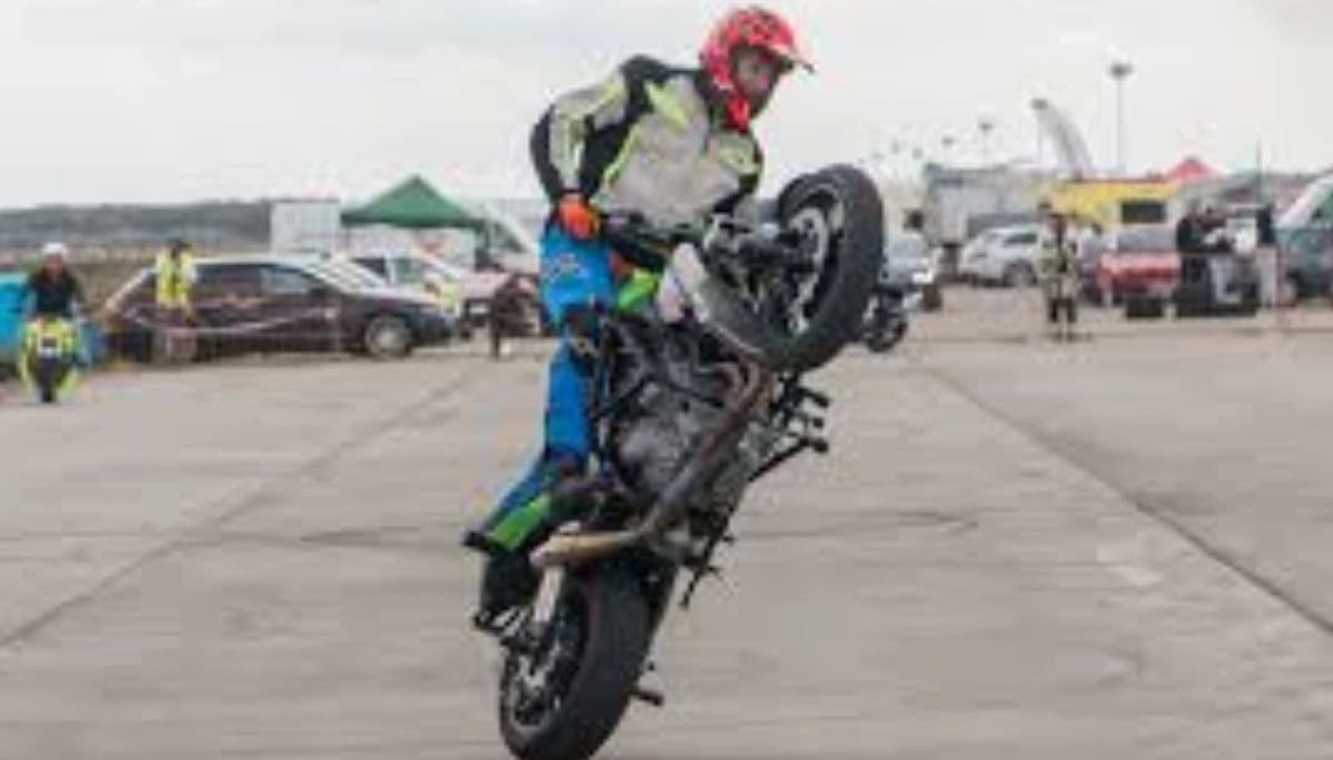 लहेरिया कट मारने के प्रयास में दो बाइक सवारों की जान गई, दो अन्य गंभीर रूप से घायल