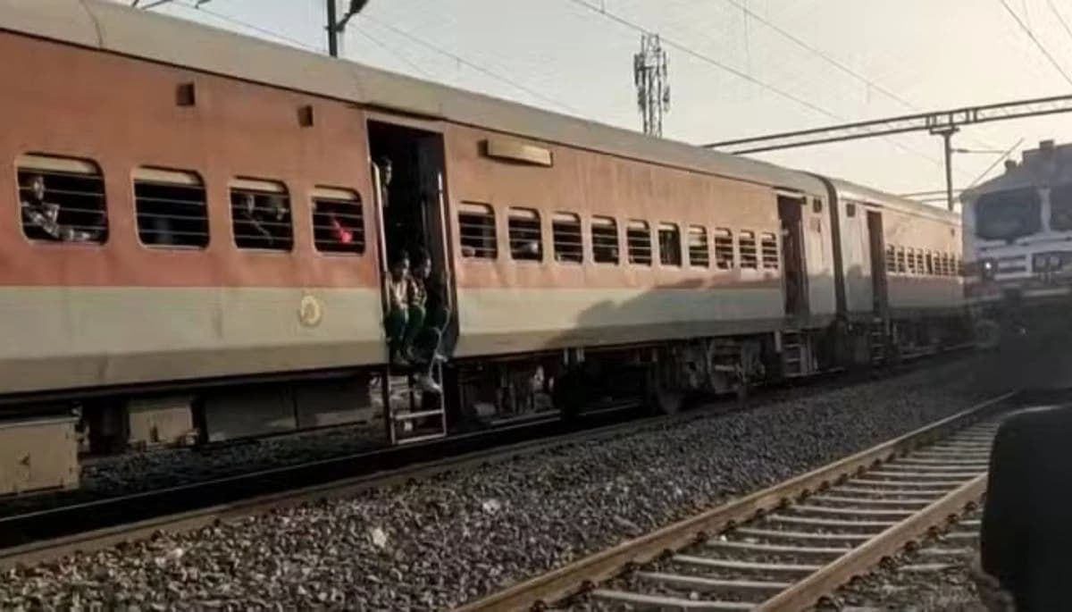 Bihar News: युवक का शव रेलवे लाइन के पास संदिग्ध हालात में मिला, भाई ने हत्या का आरोप लगाया