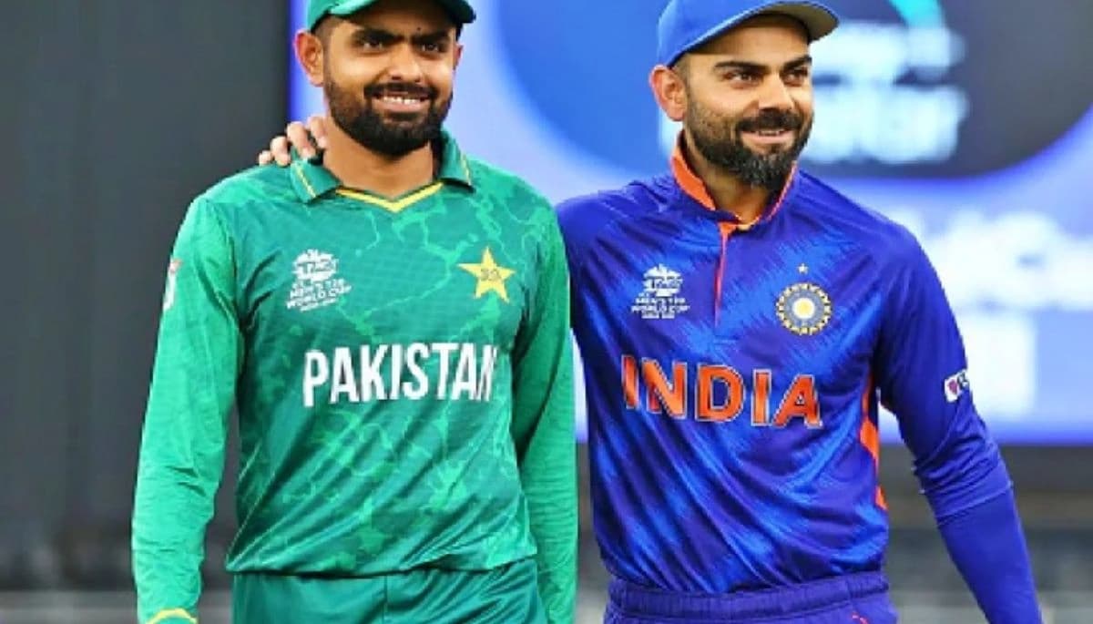 Babar Azam: बाबर आजम ने अपने करियर में हासिल की बड़ी उपलब्धि, एक ही मैच में बनाए 2 रिकॉर्ड