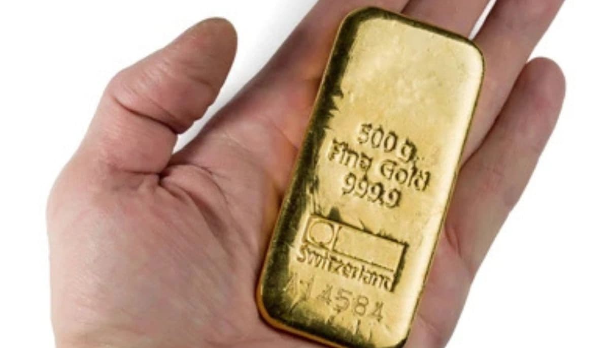 बिहार न्यूज़: बक्सर में 800 ग्राम सोने के बिस्कुट के साथ रेलवे कर्मचारी सहित दो गिरफ्तार