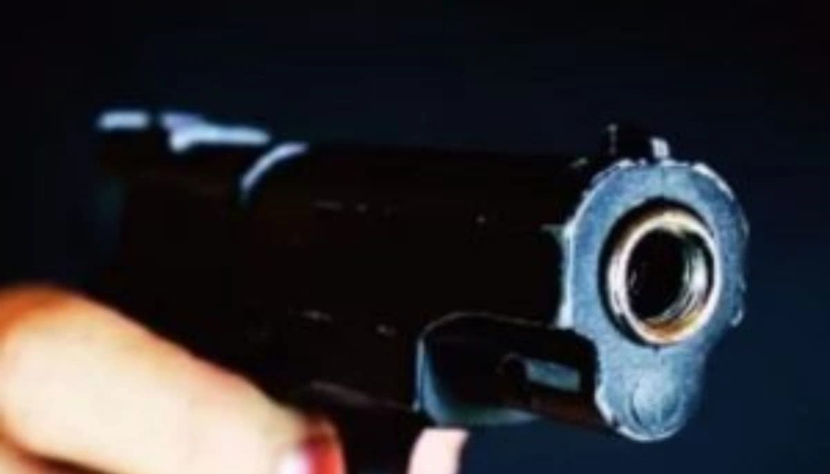 मुजफ्फरपुर में अधिवक्ता पर गोलीबारी: गंभीर हालत में अस्पताल में भर्ती, बार एसोसिएशन में रोष