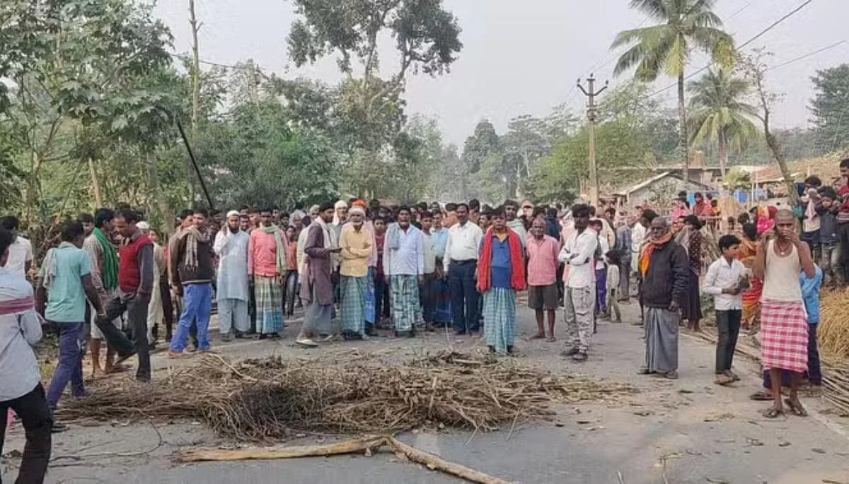 बिहार में ट्रक हादसे ने ली जान, सड़क पर बवाल: लोगों ने मुआवजे की मांग पर किया प्रदर्शन!