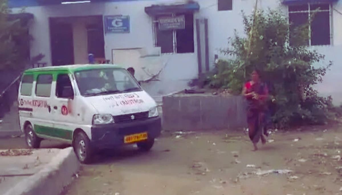 समस्तीपुर में काली पूजा के दौरान हादसा: रावण दहन के लिए लगा पाइप गिरा, बच्चे की मौत