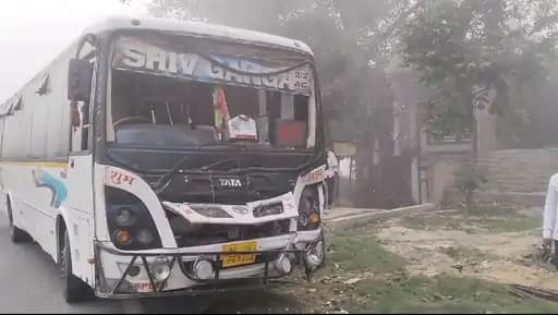 मुजफ्फरपुर में कुहासे के कारण भीषण टक्कर – 30 यात्रियों की जान बची, पुलिस ने किया चौकाने वाला खुलासा