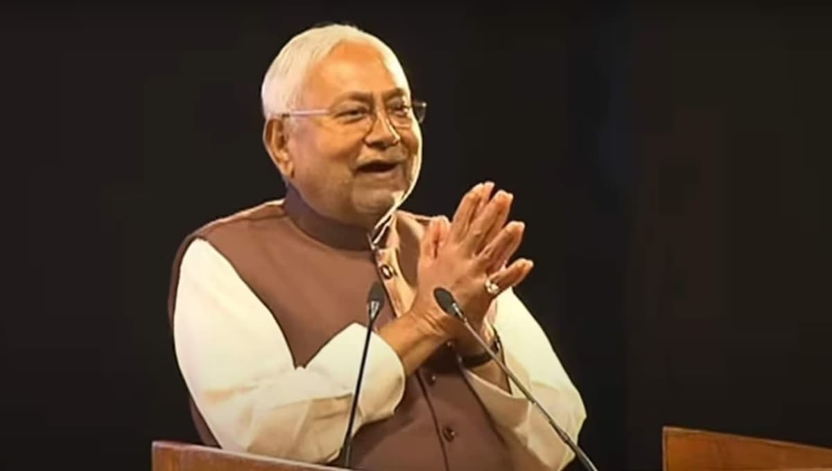 Naya Chunavi Hathiyar: नीतीश कुमार का देखिए कैसा है उनका हाईटेक प्रचार रथ!