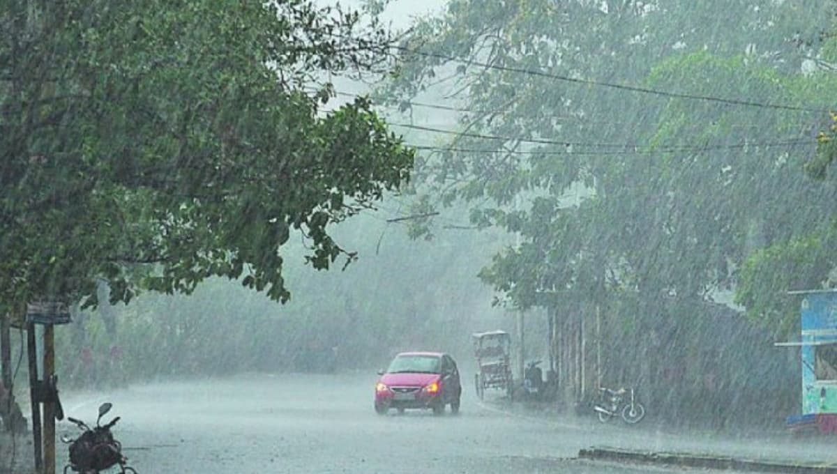 Bihar mein bhisar Barish Ka Kahar: 11 जिलों में खतरे की घंटी, लोगों से सतर्क रहने की अपील