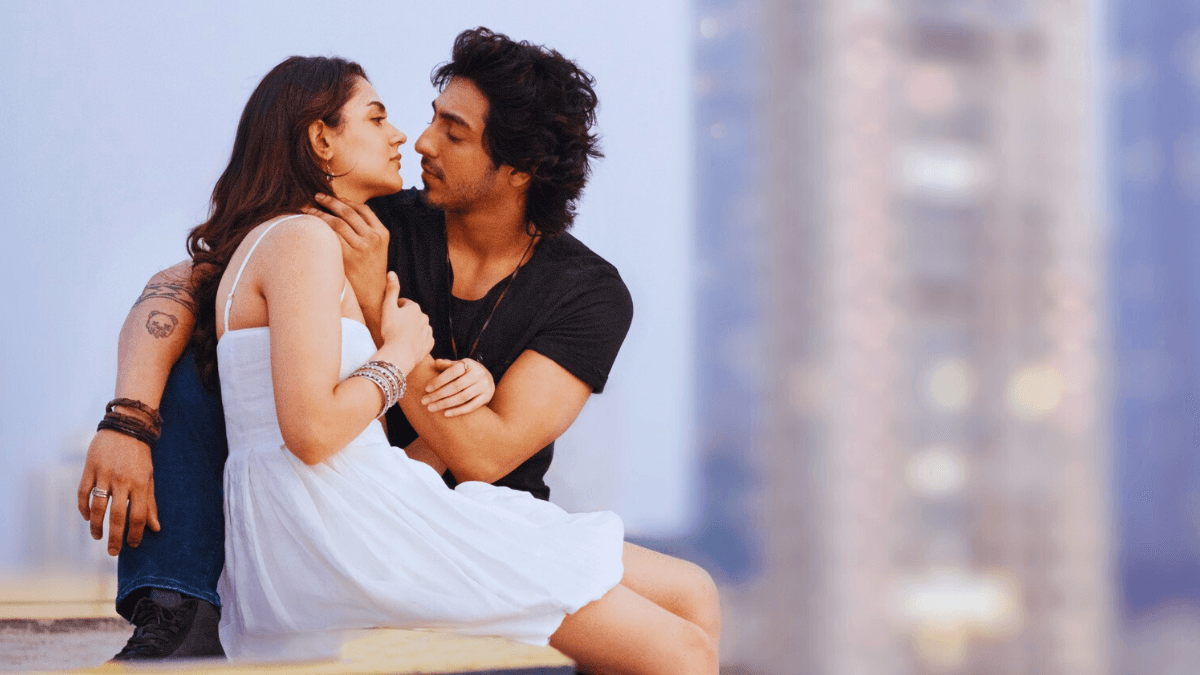 Saiyaara Full Movie Leaked Download Link news with Ahaan Panday and Aneet Padda from Mohit Suri’s romantic drama film Saiyaara