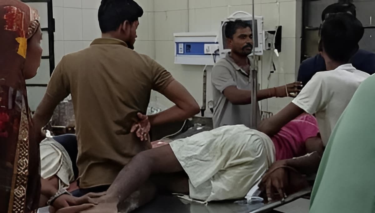 Samastipur hospital emergency chaos में इमरजेंसी वार्ड में डॉक्टर की गैरमौजूदगी और मरीजों का हंगामा