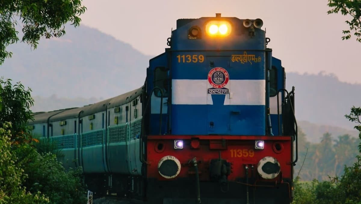 Special Train Service Bihar: त्योहारों पर पूर्व मध्य रेलवे द्वारा चलाई जा रही अतिरिक्त ट्रेनों की जानकारी