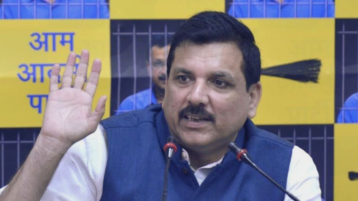 SANJAY SINGH ON BIHAR SIR: संजय सिंह प्रेस कॉन्फ्रेंस में चुनाव आयोग और बिहार SIR प्रक्रिया पर सवाल उठाते हुए