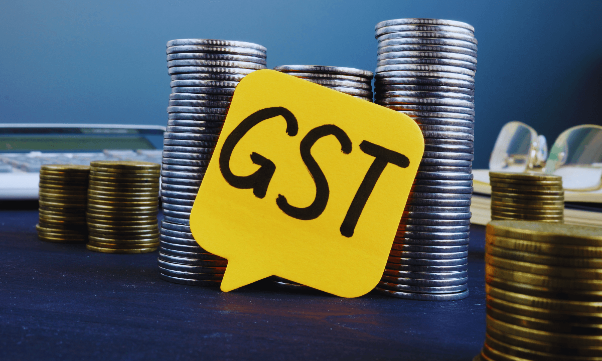 GST Rate Cut: जीएसटी सुधार 2025 के तहत घरेलू आवश्यक वस्तुओं और उपभोक्ता सामानों पर कम टैक्स दरों की घोषणा के बाद स्वच्छ बाजार का दृश्य