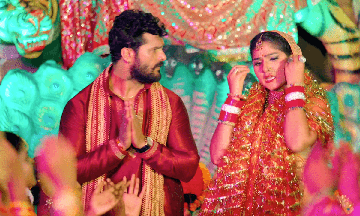 Navratri Special Bhojpuri Song खेसारी लाल यादव और प्रियंका सिंह का वायरल देवी गीत चलो बुलावा आया है