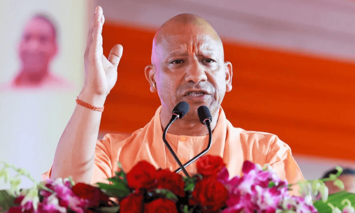 Bihar Election 2025: योगी आदित्यनाथ का बिहार में बड़ा बयान ‘विकास बनाम बुर्के’ की शरारत कौन कर रहा है?