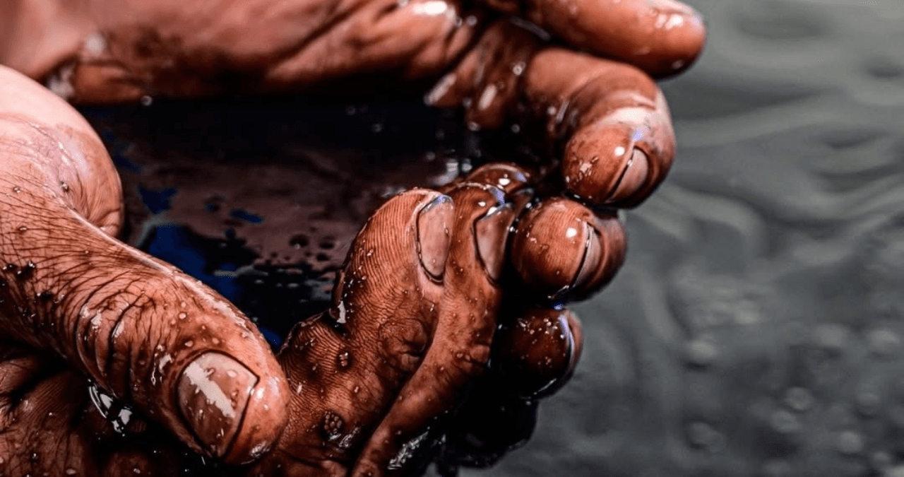 Crude Oil महंगा! Middle East तनाव से तेल की कीमतें ढाई साल के हाई पर