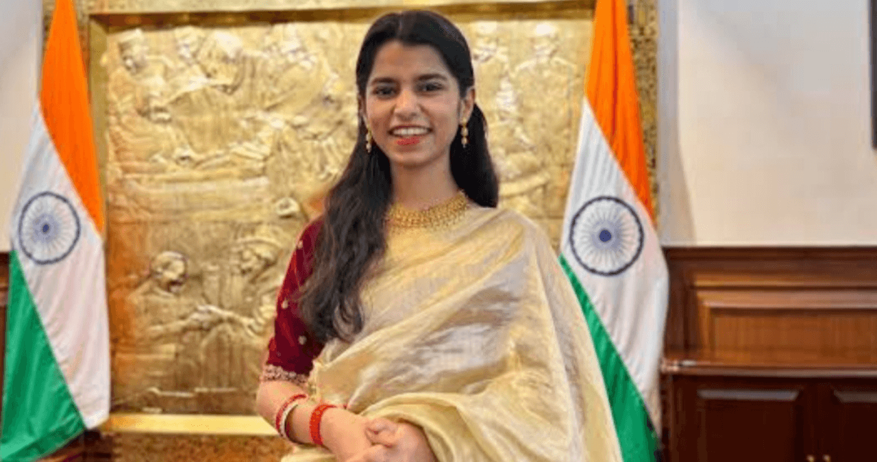 Maithili Thakur Statement: ‘चार बच्चे’ बयान पर फूटा गुस्सा! मैथिली ठाकुर बोलीं- विकास भी उतना ही जरूरी