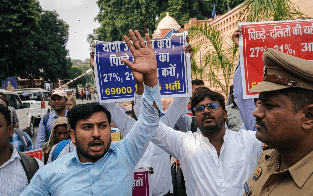 69000 शिक्षक भर्ती: 6 साल से भटक रहे अभ्यर्थी, झाड़ू-मटकी लेकर पहुंचे विधानसभा, पुलिस ने उठाया