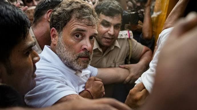 शिक्षा मंत्री के इस्तीफे को लेकर राहुल गांधी ने कहा तबादला नहीं इस्तीफा चाहिए, मोदी सरकार को राहुल गांधी ने दिया अल्टीमेटम..