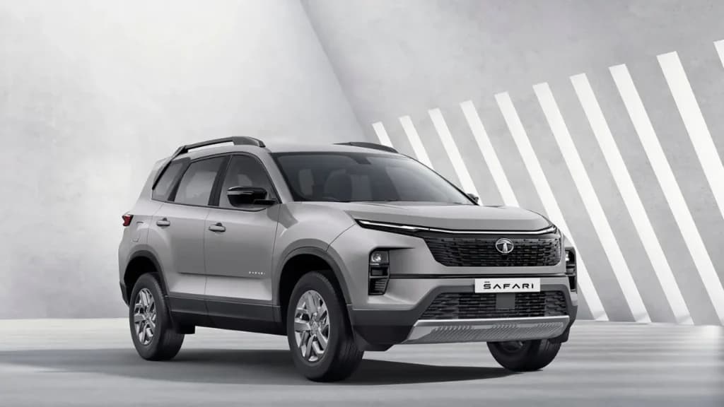 New Tata Safari Facelift के सामने Defender हुई फेल, गजब के फीचर्स और माइलेज, बस 25,000 की जरूरत