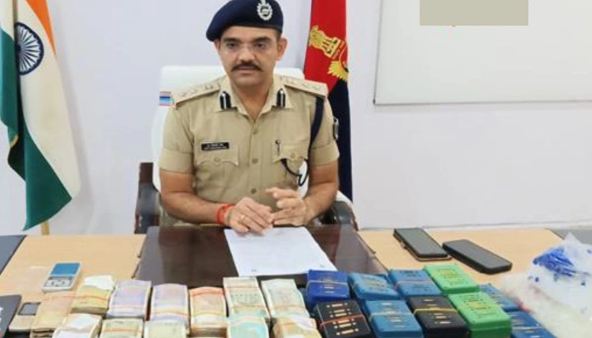 Bihar Crime News: लाखों रुपये के कोटा स्मैक के साथ पांच लोग गिरफ्तार, मिजोरम से बिहार पहुंची नशे की बड़ी खेप; 13 लाख से अधिक कैश भी जब्त