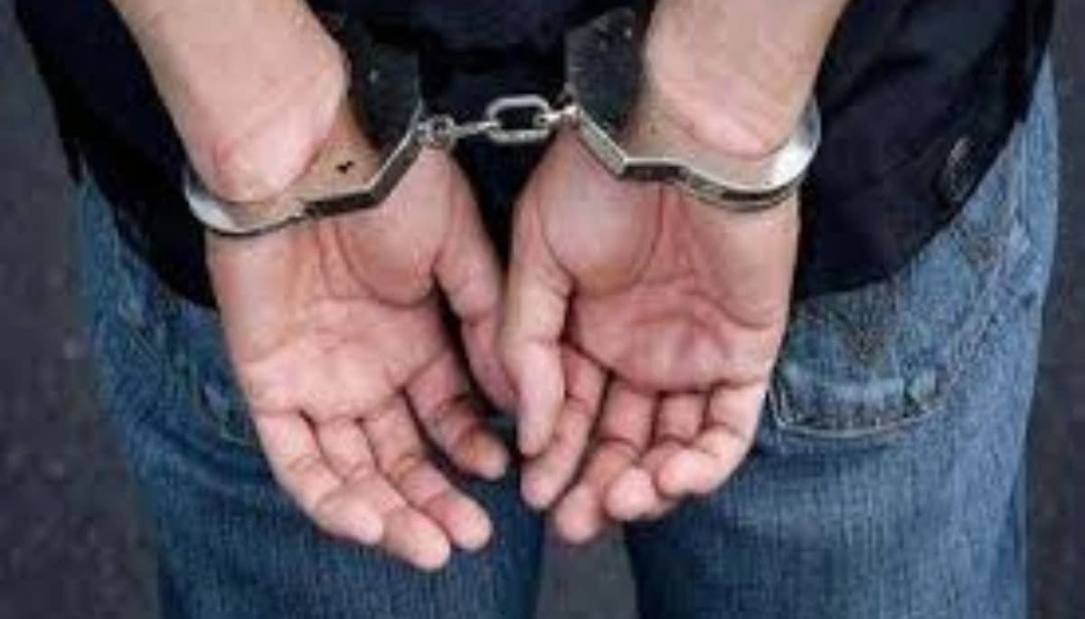 बिहार में एक लाख का इनामी नक्सली गिरफ़्तार, 10 साल से नाम बदलकर कर रहा था यह काम