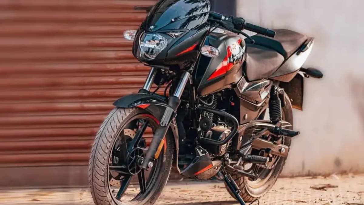 Bajaj Pulsar 150 बाइक का स्टाइलिश लुक और शानदार डिजाइन, युवाओं की पहली पसंद