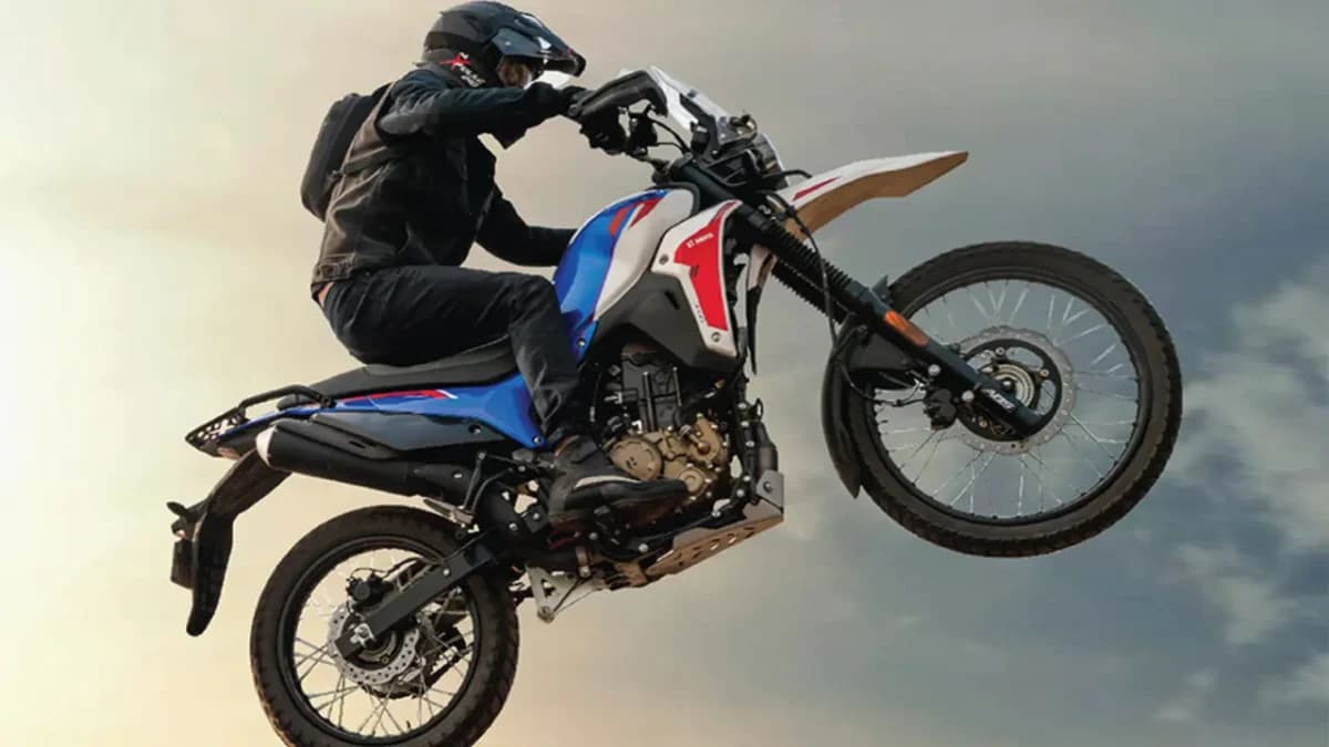 Hero Xpulse 210 एडवेंचर बाइक की तस्वीर - ₹20,000 की डाउन पेमेंट और शानदार फीचर्स के साथ