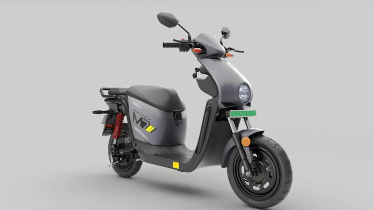 Motovolt M7 Electric Scooter: Motovolt M7 इलेक्ट्रिक स्कूटर का नया मॉडल जिसमें डिजिटल फीचर्स, लंबी बैटरी रेंज और स्टाइलिश लुक दिखाया गया है