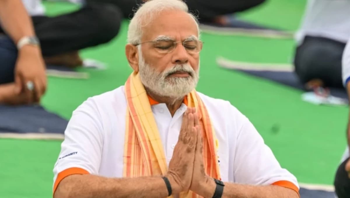 Prime Minister Modi's appeal: रोज़ाना 40 मिनट योग करें और रखें खुद को बीमारियों से कोसों दूर
