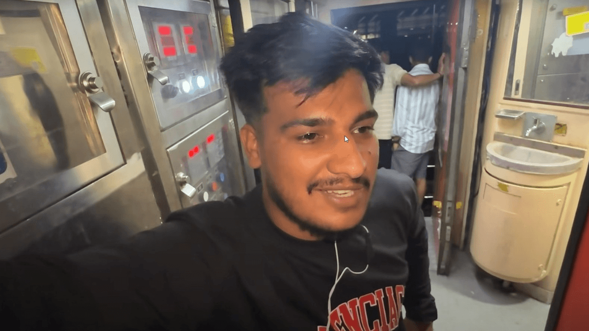 Hemkunt Express में यात्रा करते Youtuber Mr. Vishal, ट्रेन पैंट्री स्टाफ द्वारा जानलेवा हमले का शिकार, वीडियो बनाते समय झगड़ा
