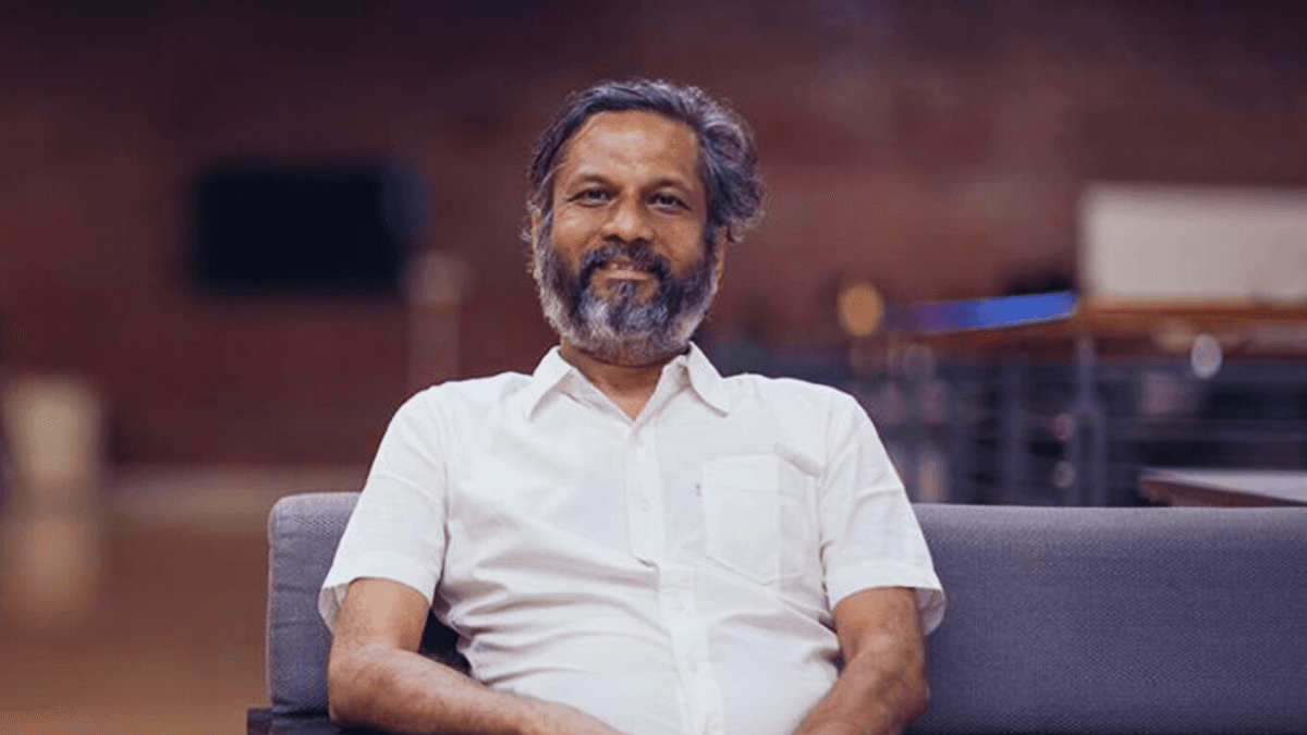 Sridhar Vembu Success Story: Sridhar Vembu standing in his rural Zoho office in Tamil Nadu, symbol of Indian entrepreneurial success