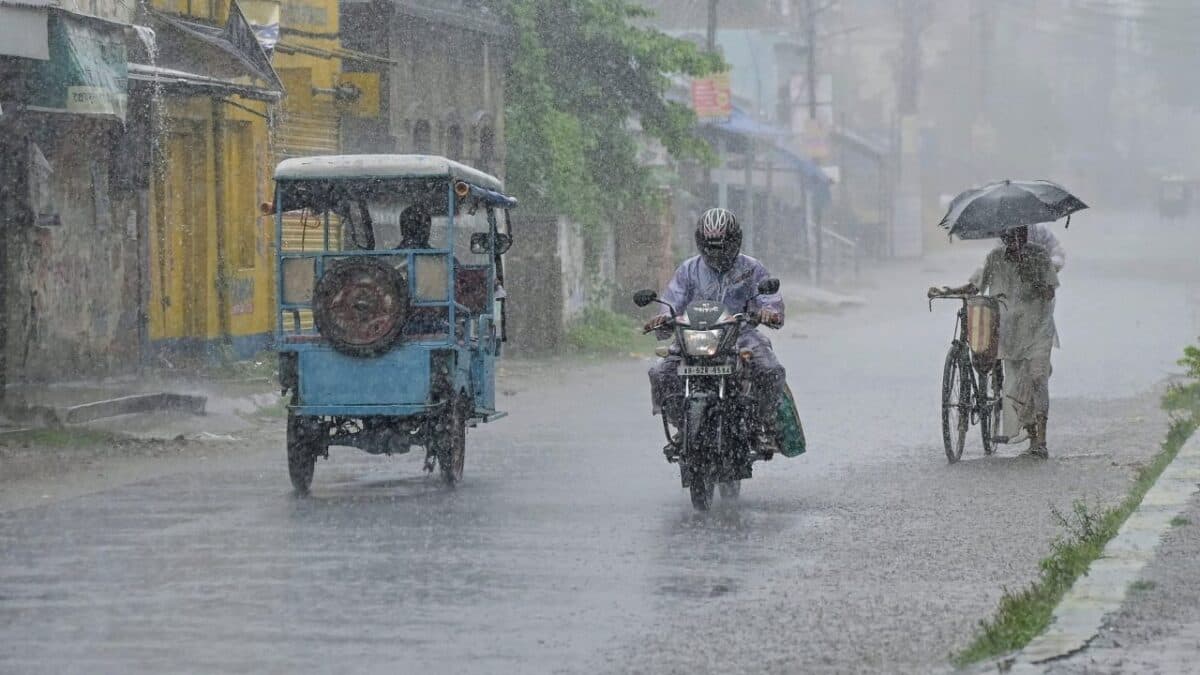 Rain and storm in Jharkhand on Independence Day 2025, orange alert issued