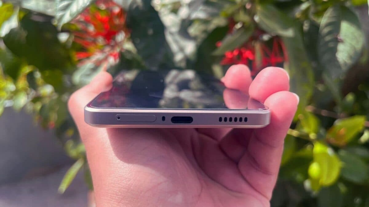 iQOO Neo 10 Charging