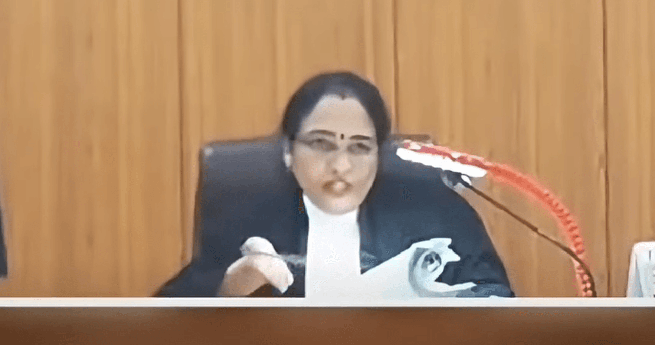 Viral Content: 6 लाख महीना मांगने पर जज सख्त! कोर्ट में सुनाई खरी-खोटी, वीडियो वायरल