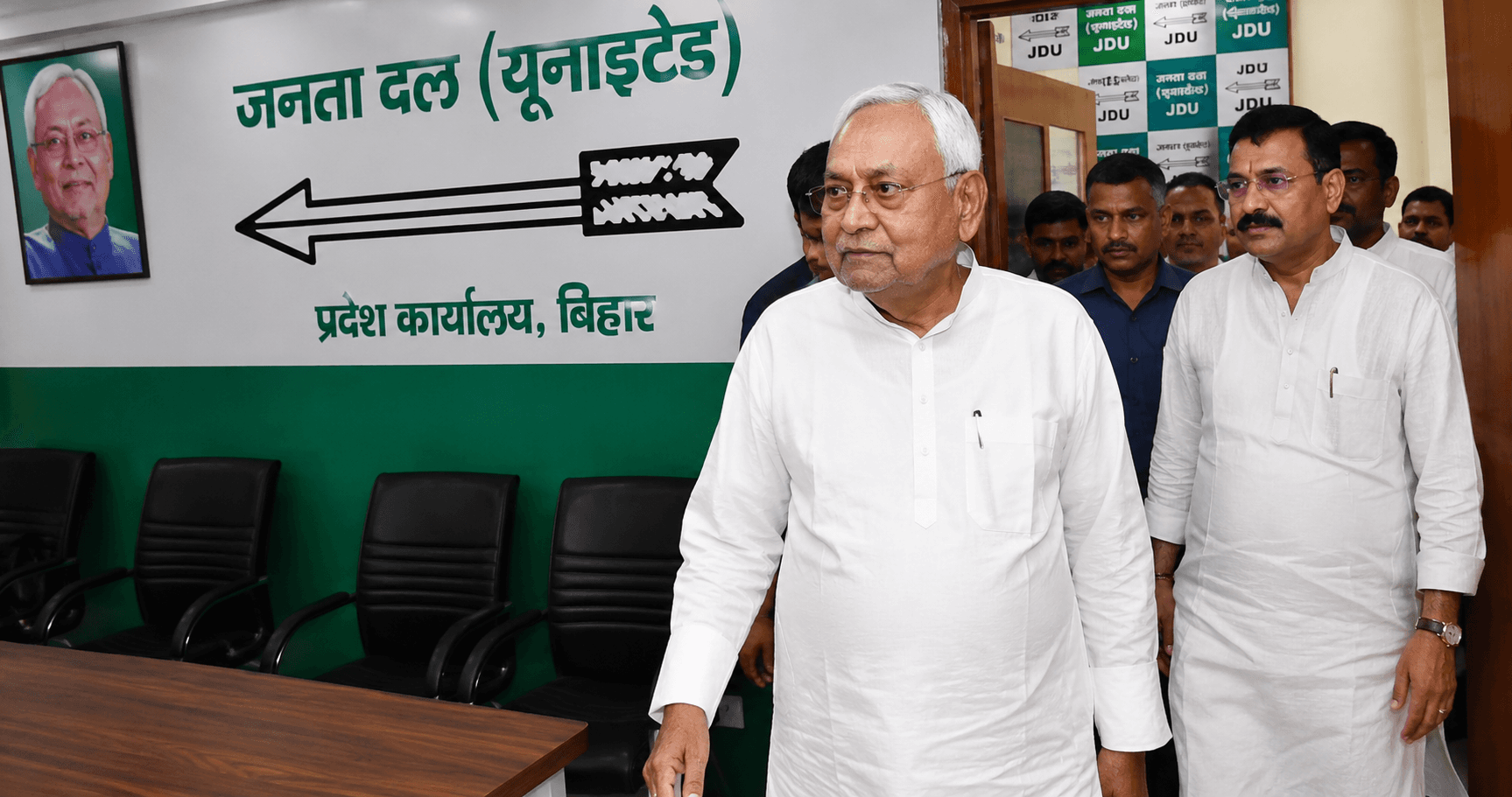 Nitish Kumar: अचानक पहुंचे जेडीयू दफ्तर, जानिए दौरे की बड़ी वजह
