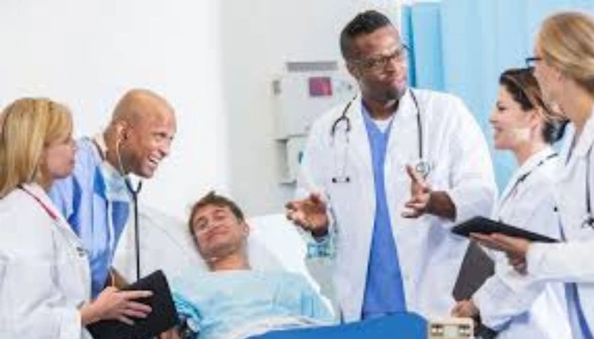 जहानाबाद: लापरवाही पर 5 डॉक्टरों के वेतन पर रोक, DM के सख्त कदम से स्वास्थ्य विभाग में हड़कंप