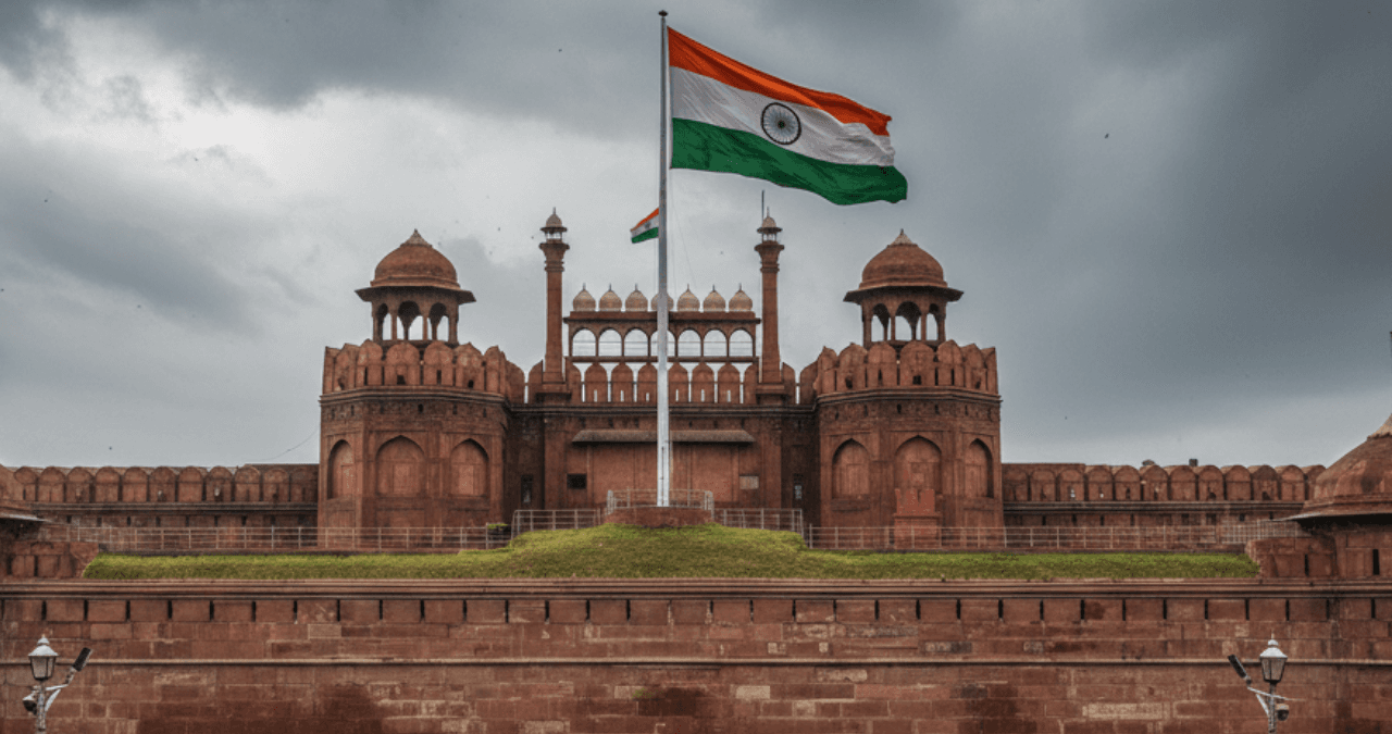 Delhi Red Fort Alert: लाल किले के पास सुरक्षा कड़ी, आतंकी साजिश का इनपुट