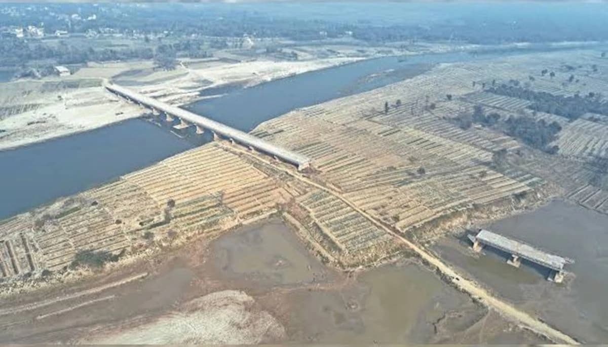 Muzaffarpur News: अधूरे पुल का रंग-रोगन मुख्यमंत्री की यात्रा से पहले शुरू, डीएम ने दी सफाई