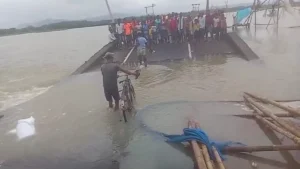 नवादा में उत्पाद विभाग की टीम पर हमला, सिपाही और चालक गंभीर रूप से घायल 2 भागलपुर में बाढ़ का कहर, बड़ा पुल ध्वस्त; पीरपैंती से झारखंड का संपर्क टूटा