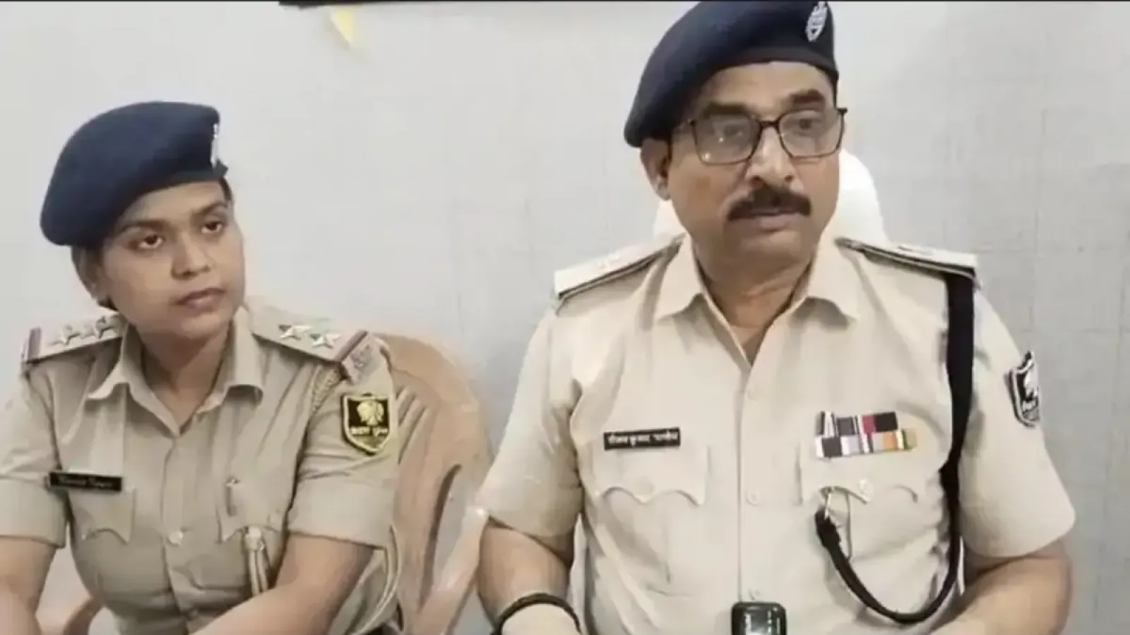 Samastipur News: समस्तीपुर पुलिस ने पकड़ा 2 बदमाशों को: दो दिनों के अंदर पुलिस ने किया चोरों का खुलासा, गहने भी बरामद किए गया