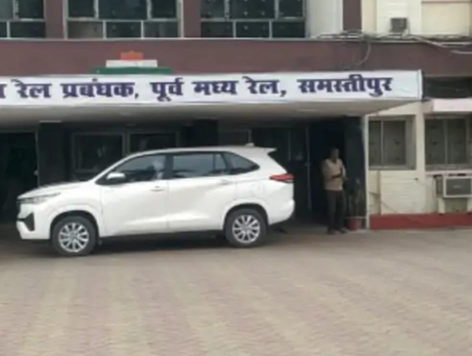 समस्तीपुर में रेल यात्रियों को अब मिलेगी राहतः सरायगढ़-देवघर स्पेशल सवारी गाड़ी जो अब 30 सितंबर तक होगा परिचालन 2 Whatsapp Image 2024 09 05 At 12.21.42 49A8B4C6