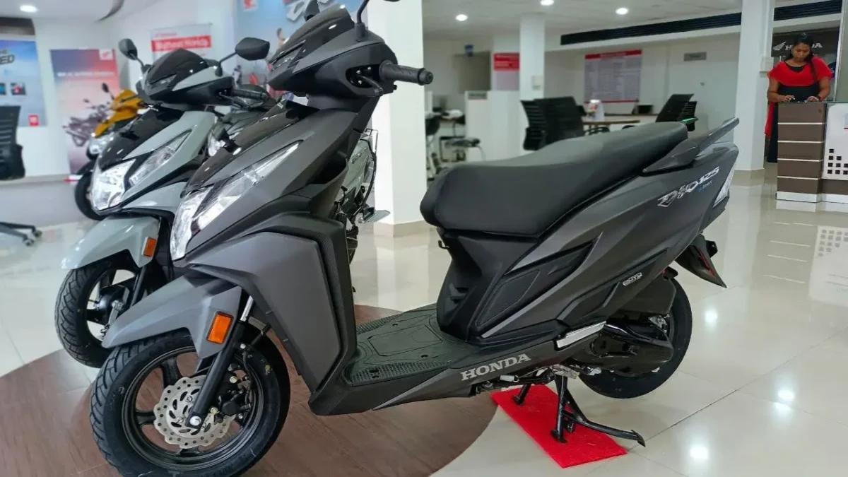 इस दिवाली ₹0 डाउन पेमेंट में घर ले जाएं Honda Dio 125 Scooter, पाएं ₹5,999 तक का डिस्काउंट 2 Honda Dio 125 scooter