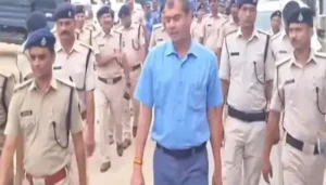 दरभंगा रेलवे स्टेशन पर ट्रेन से गिरा युवक, डीएमसीएच में भर्ती! जानें कैसे हुआ ये दर्दनाक हादसा 4 दुर्गा पूजा के दौरान दरभंगा में ट्रैफिक व्यवस्था में बड़ा बदलाव: जानें क्या है नया नियम