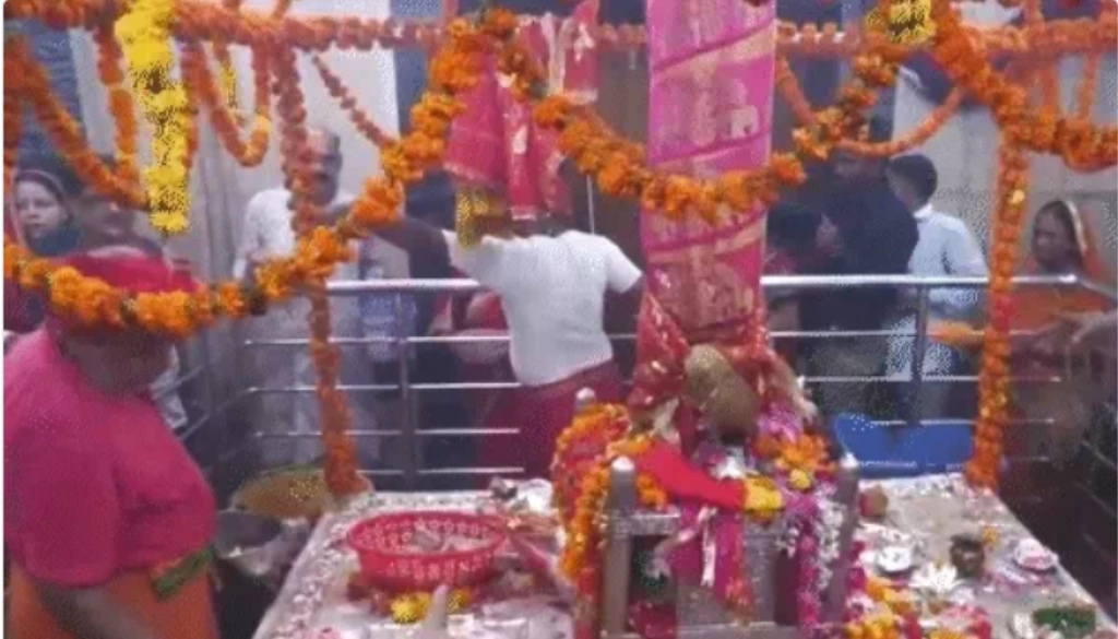 देखें कैसे दुर्गा पूजा 2024 बना रही है कोलकाता को श्रद्धा का केंद्र 6 Samastipur News 2024 10 11T134747.144