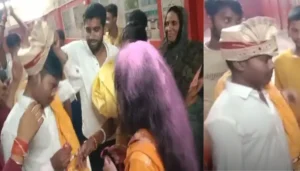 बिहार समाचार: गोपालगंज में प्रतिमा विसर्जन के दौरान सोना नदी में डूबे 5 युवक, एक की मौत 2 रेलवे कर्मचारी का प्रेमिका से अनोखा पकड़ौवा विवाह: दहेज के लिए हुआ ऐसा खेल