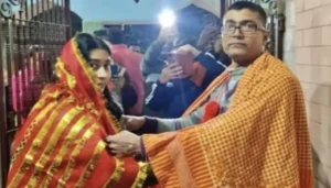 Samastipur Mahila Sho Putul Kumari Arrested: 20 हज़ार की घूस लेते रंगे हाथों पकड़ी गई समस्तीपुर महिला थानाध्यक्ष! 5 Samastipur News: गुरुजी से प्रेम विवाह के 15 महीने बाद पत्नी ने की आत्महत्या, वजह जानकर उड़ जाएंगे होश