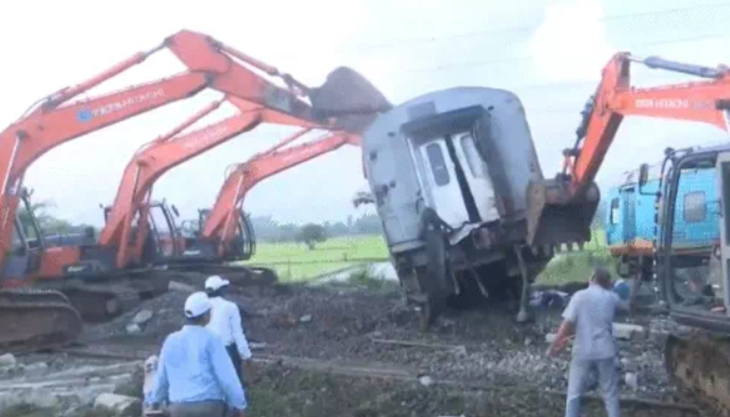 अचानक ट्रेन की बोगी हिलने लगी, लोग चीखने-चिल्लाने लगे: बागमती एक्सप्रेस हादसे का शिकार, घायल ने सुनाई अपनी आंखों देखी कहानी 5 Samastipur News 31